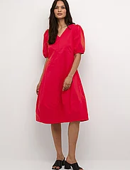 Culture - CUantoinett SS Dress - midiklänningar - fiery red - 3