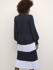 Culture - CUbetty Dress - vidutinio ilgio suknelės - salute/ cashmere blue - 5
