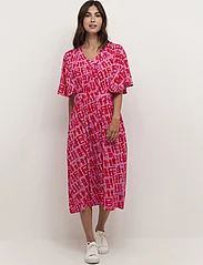 Culture - CUteresa Dress - kesämekot - fuchsia pink - 2