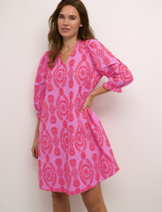 Culture - CUtia Dress - korta klänningar - fuchsia pink - 2