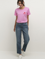 Culture - CUgith Cherrish T-Shirt - laveste priser - fuchsia pink - 3