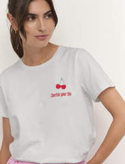 Culture - CUgith Cherrish T-Shirt - laveste priser - spring gardenia - 5