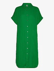 Culture - CUelina Kaftan Dress - skjortekjoler - jolly green - 0