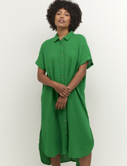 Culture - CUelina Kaftan Dress - shirt dresses - jolly green - 2