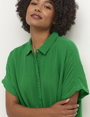 Culture - CUelina Kaftan Dress - shirt dresses - jolly green - 5