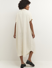 Culture - CUbrisa Kaftan Dress - skjortklänningar - spring gardenia - 4