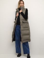 Culture - CUaisha down Vest - puffer-vestid - falcon - 3