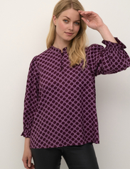 Culture - CUchaina Blouse - långärmade blusar - winetasting - 2