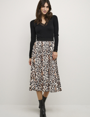 Culture - CUbetty leopard Skirt - midiseelikud - leopard - 3