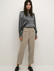 Culture - CUastra Pants - tailored trousers - nomad - 3