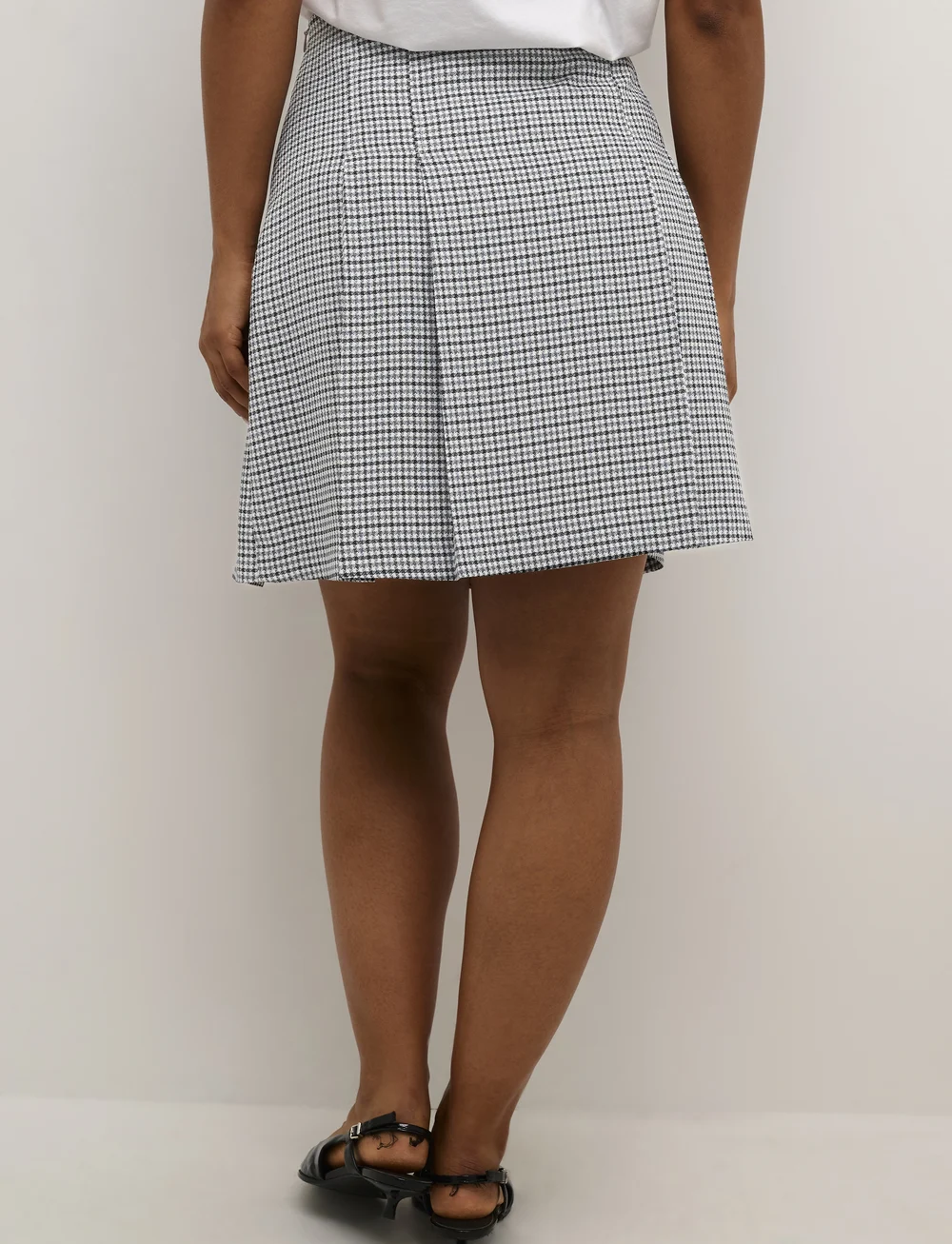 Culture - CUastra Skirt - plisserede nederdele - black/white check - 4