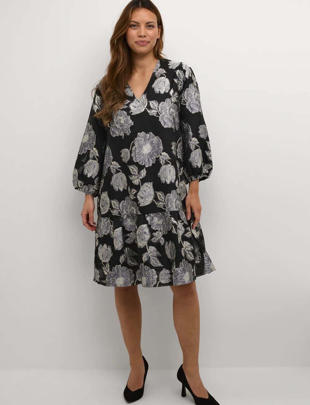 Culture - CUaida V-neck Dress - midiklänningar - silver - 4