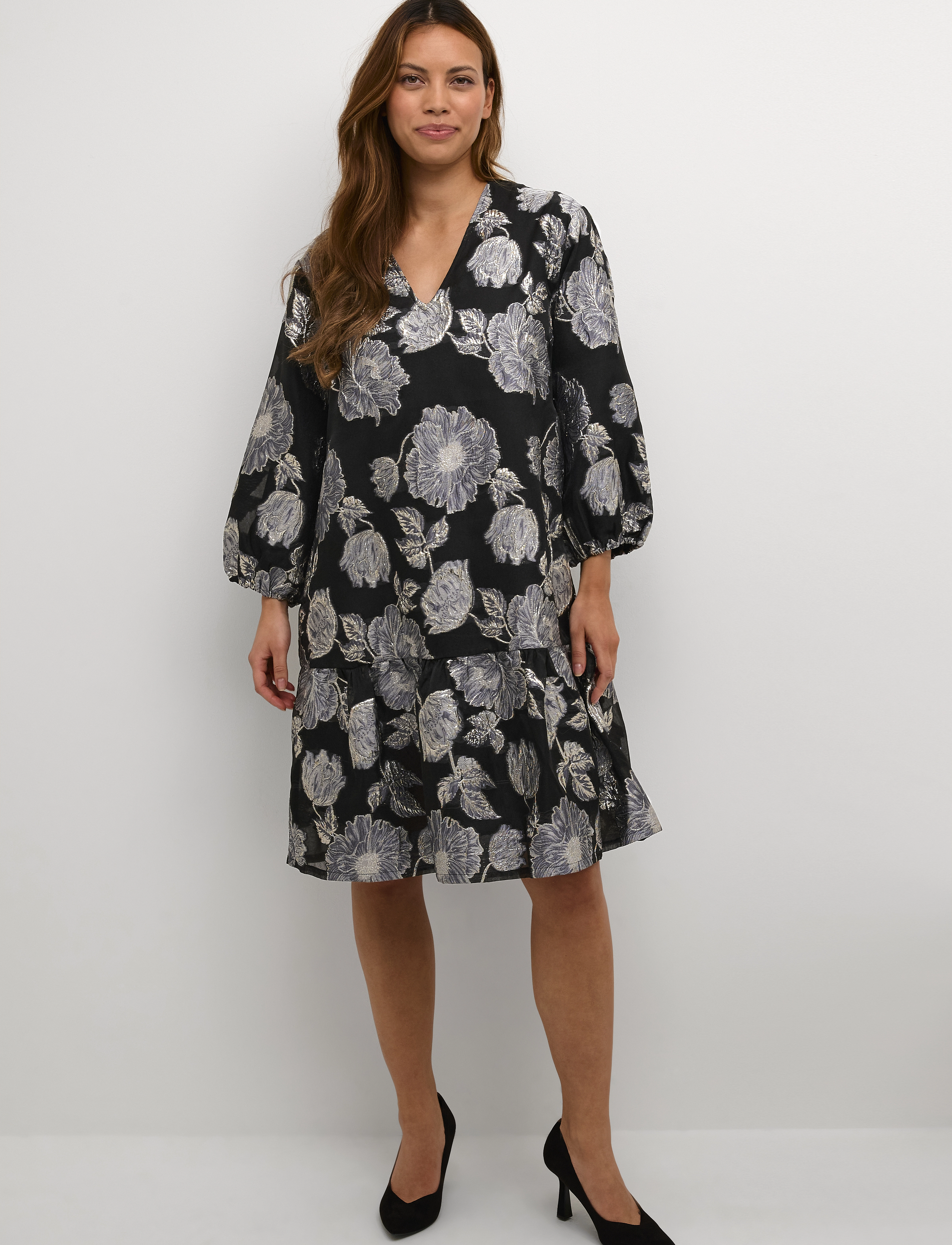 Culture - CUaida V-neck Dress - midikleidid - silver - 4