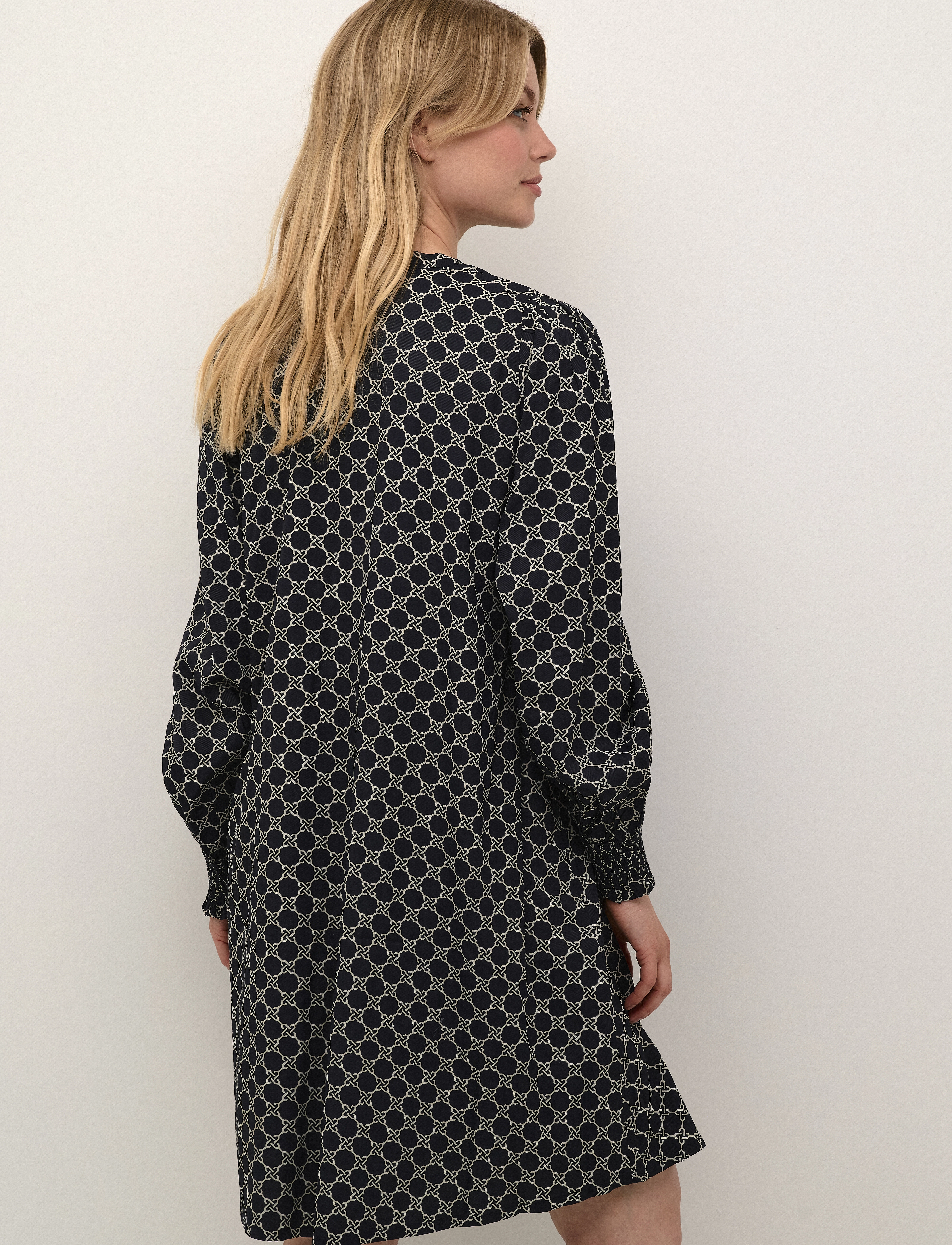 Culture - CUchaina Giselle Dress - korte kjoler - black - 4