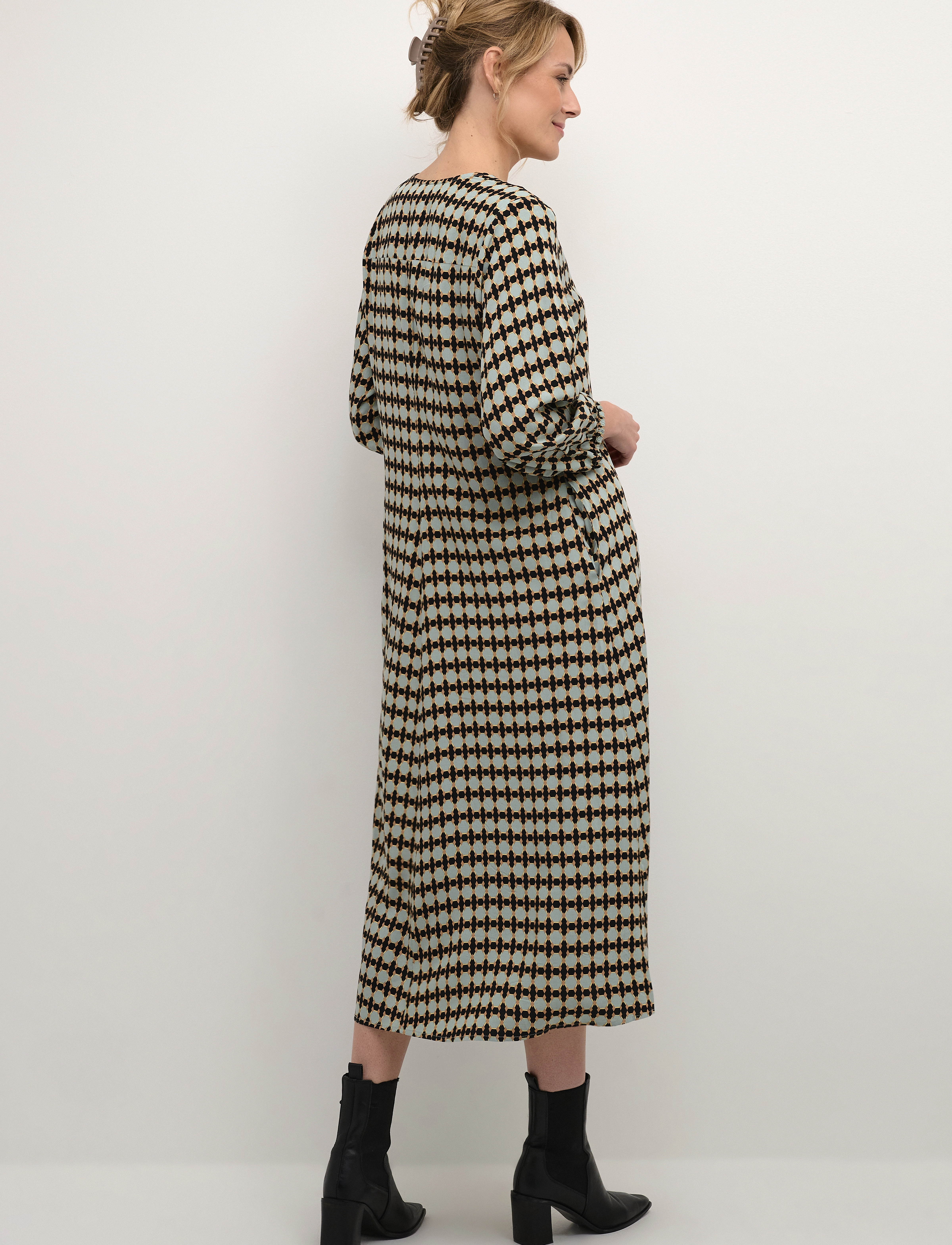 Culture - CUbello Long Dress - midimekot - green milieu graphic - 3