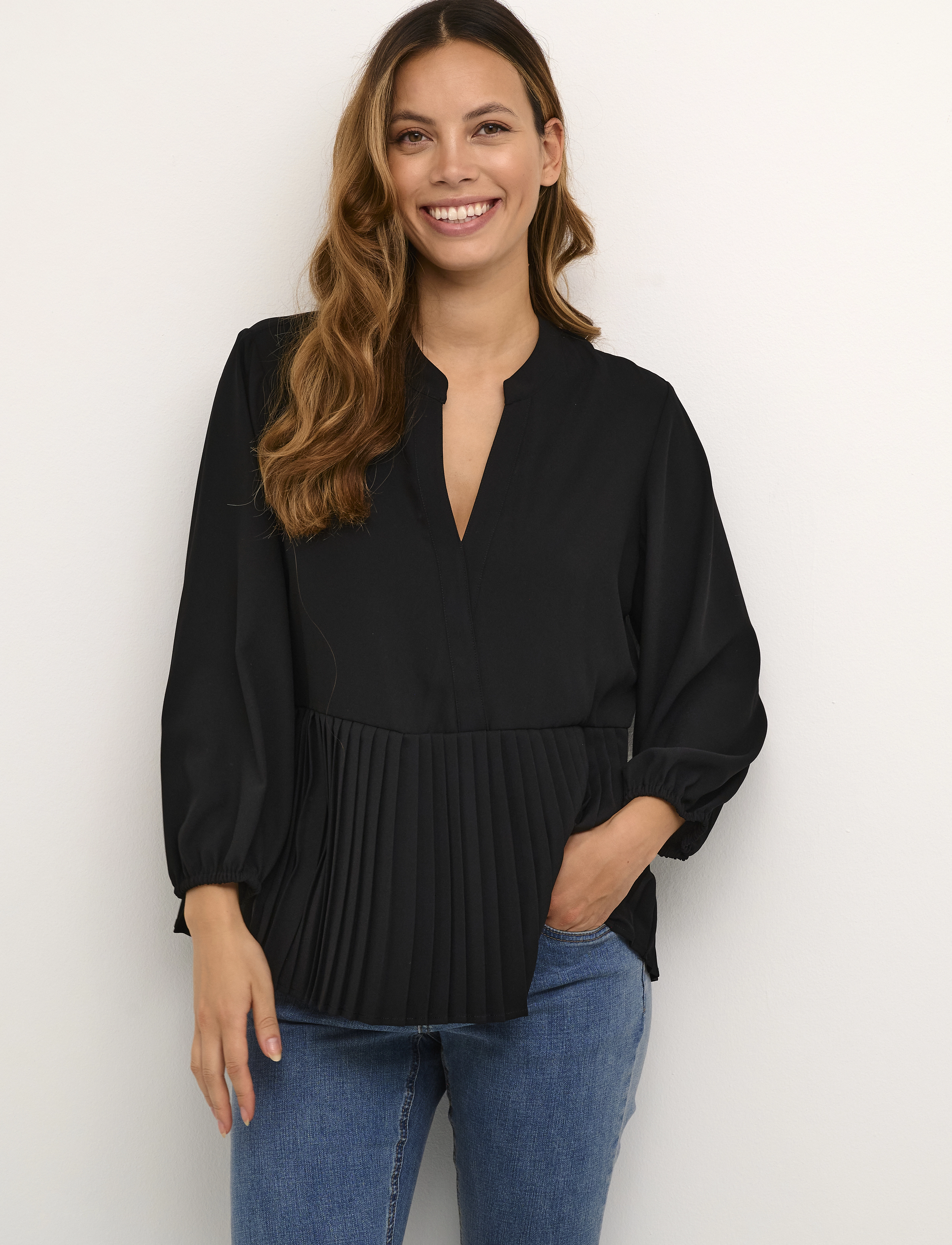 Culture CUbetty VN Blouse - Blusen - BLACK / black