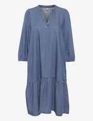 Culture - CUarpa Giselle Dress - sukienki do kolan i midi - dark blue wash - 1