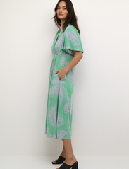 Culture - CUpolly Long Dress - summer dresses - green/pink paisley - 3
