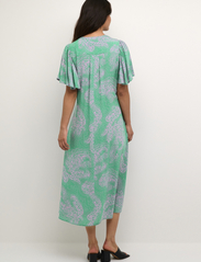 Culture - CUpolly Long Dress - vasarinės suknelės - green/pink paisley - 4