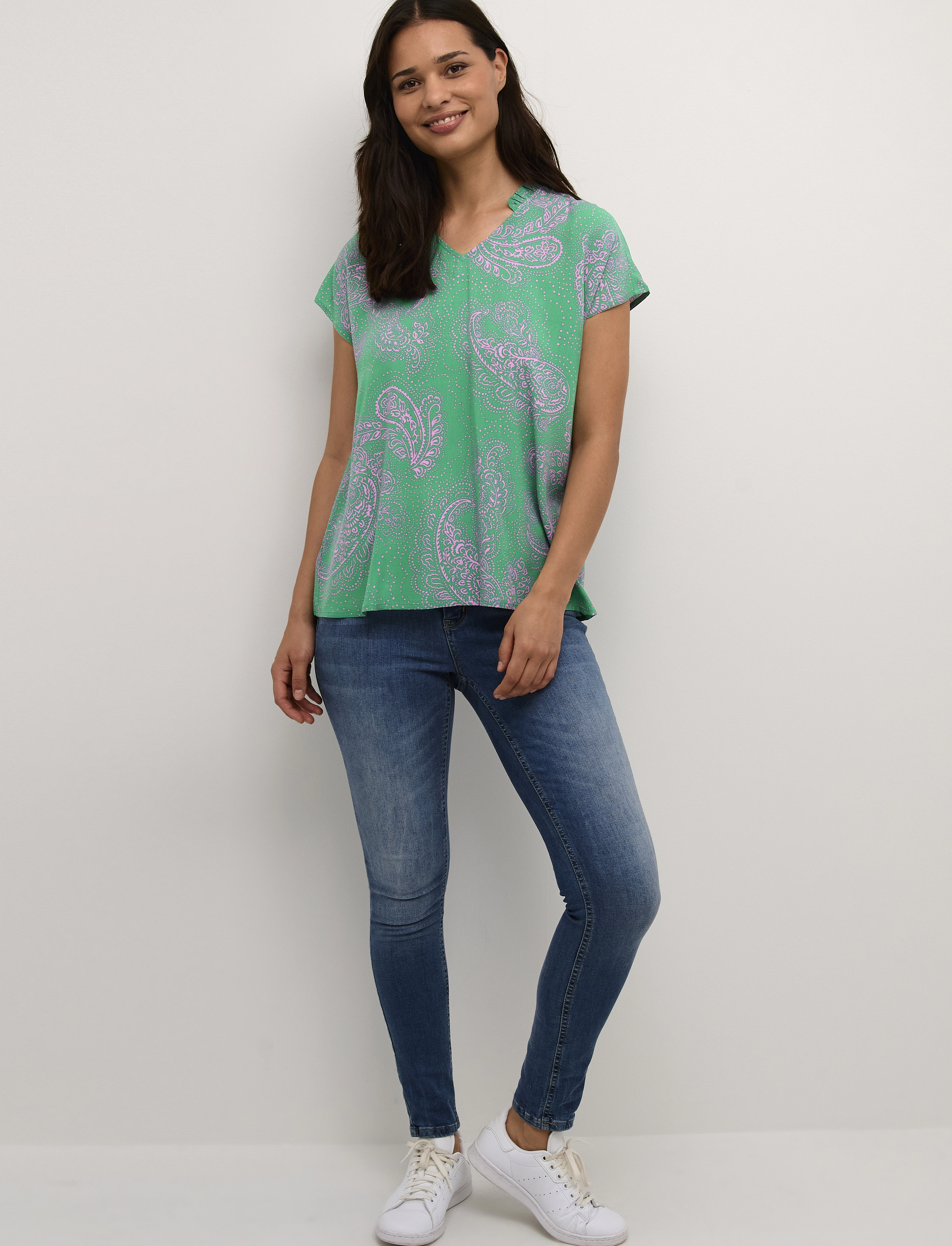 Culture - CUpolly SS Blouse - kortærmede bluser - green/pink paisley - 3