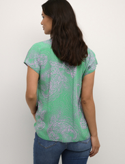 Culture - CUpolly SS Blouse - short-sleeved blouses - green/pink paisley - 4