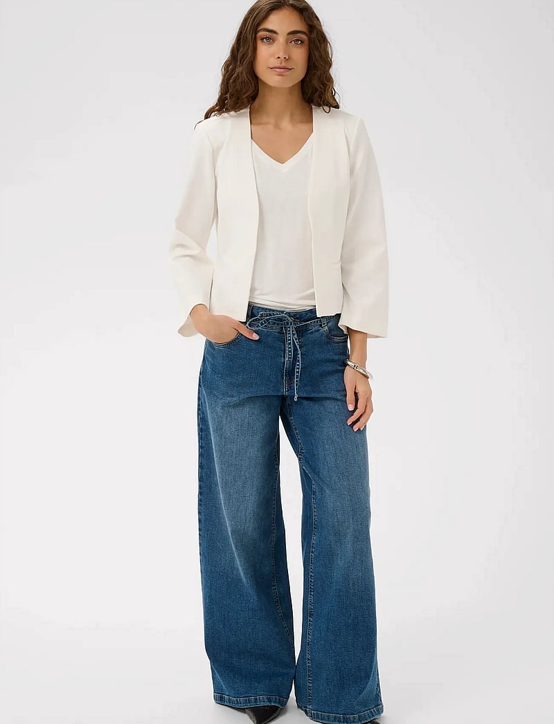 Culture - CUeloise short blazer - konfirmationstøj - spring gardenia - 3
