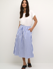 Culture - CUregina Skirt - midiskjørt - blue/white stripe - 3