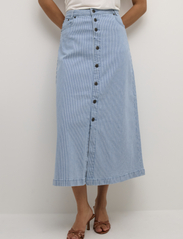 Culture - CUmilky Skirt - jeanskjolar - blue/white stripe - 2