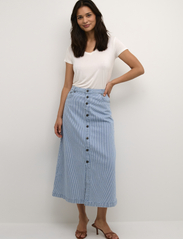 Culture - CUmilky Skirt - jeansröcke - blue/white stripe - 3