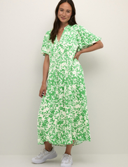 Culture - CUjenny Long Dress - sommarklänningar - green whitecap flower - 2