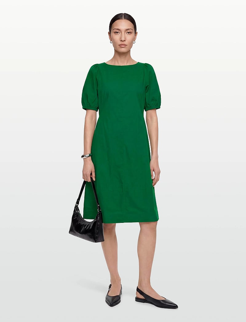 Culture Cuantoinett Ss O-neck Dress (CUL50110875) - Midi dresses - Boozt.com Culture Cuantoinett Ss O-neck Dress (CUL50110875) - Midi dresses - Boozt.com