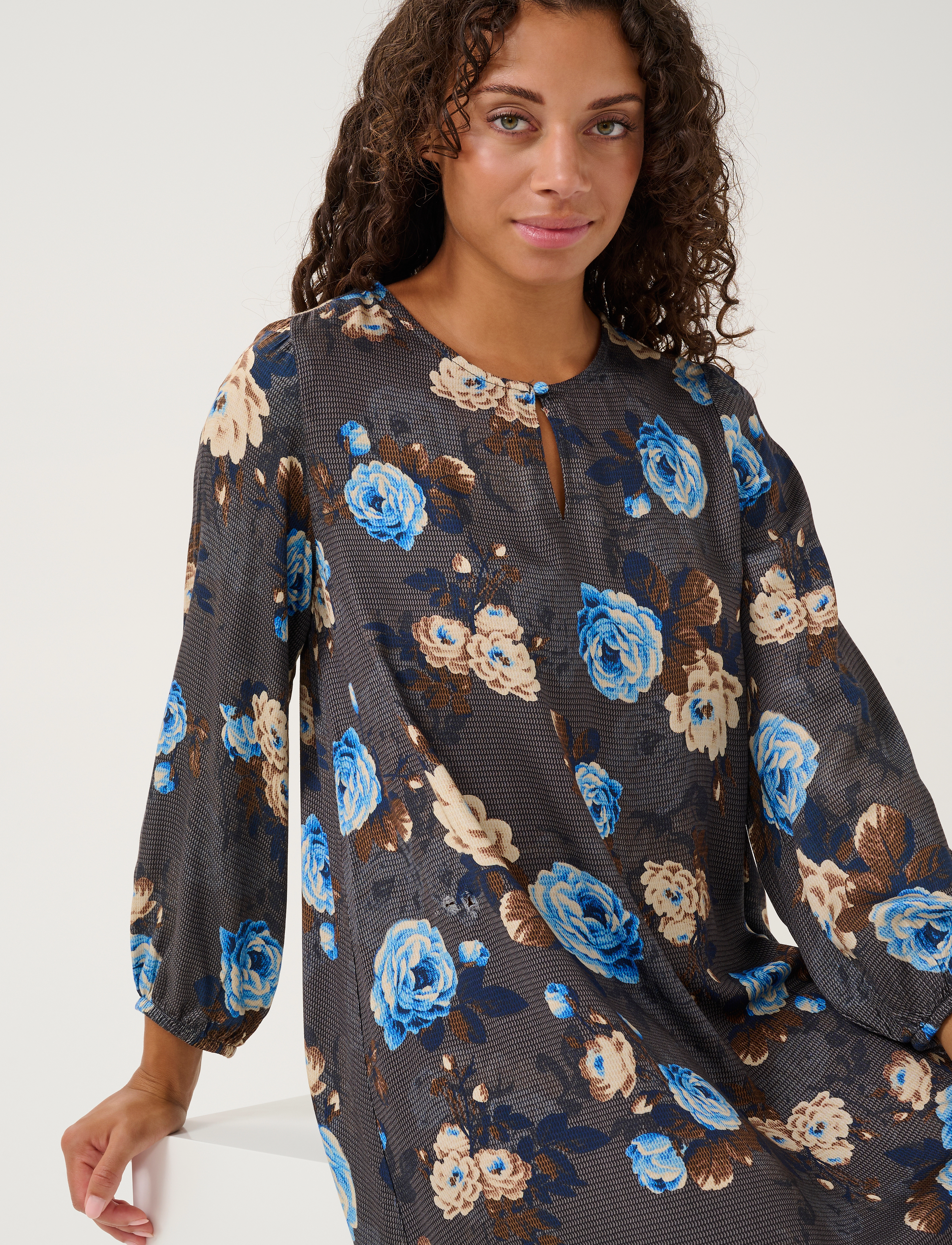 Culture - CUkimly Dittemarie Short Dress - midikleider - grey/blue flower - 5