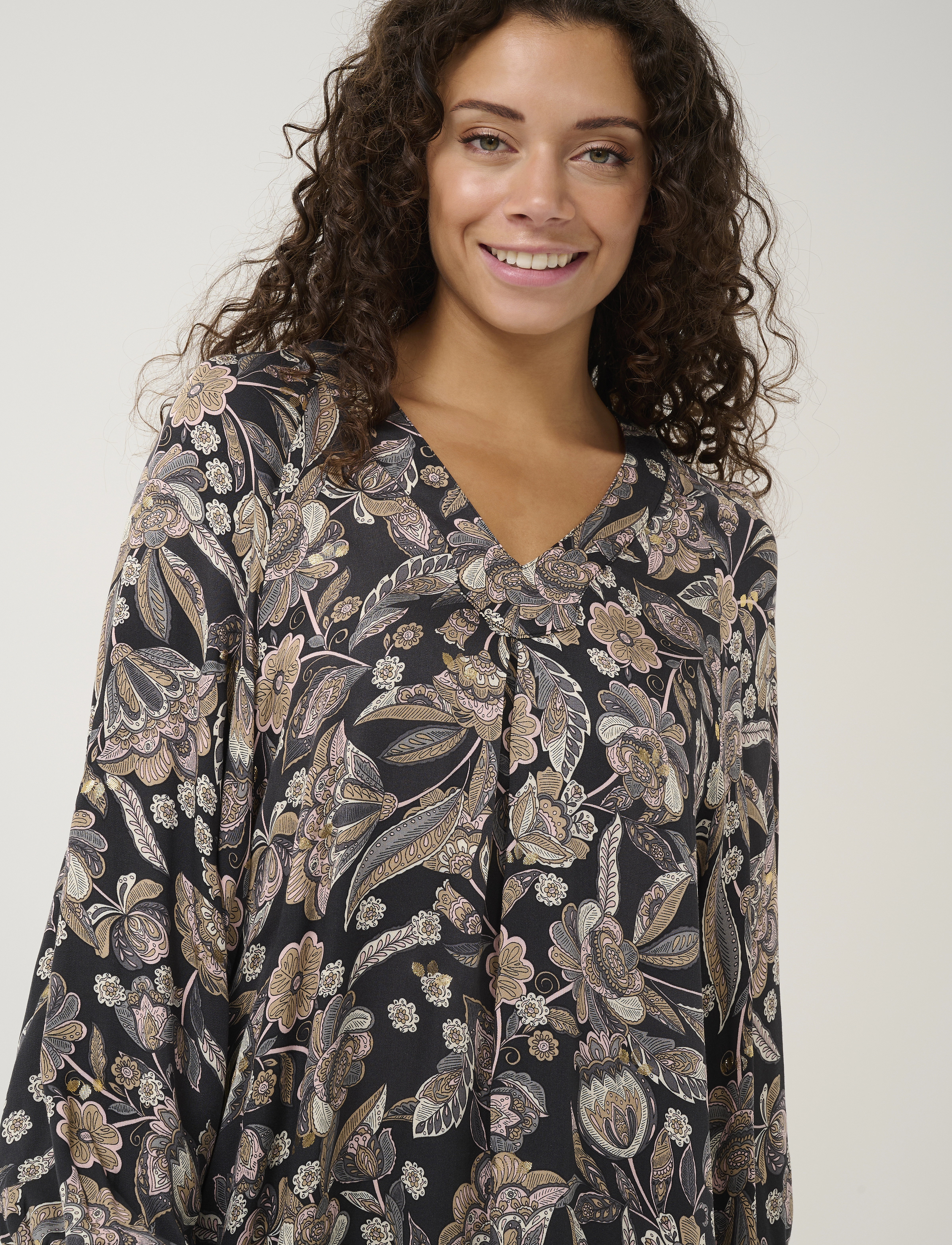 Culture - CUibi Dittemarie Short Dress - midi kjoler - grey flower w/foil - 5