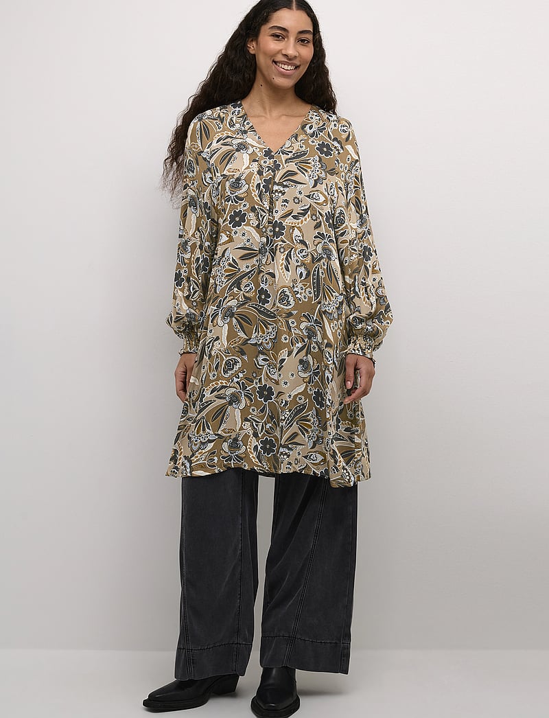 Culture - CUibi Dittemarie Short Dress - midikleider - sand flower - 3