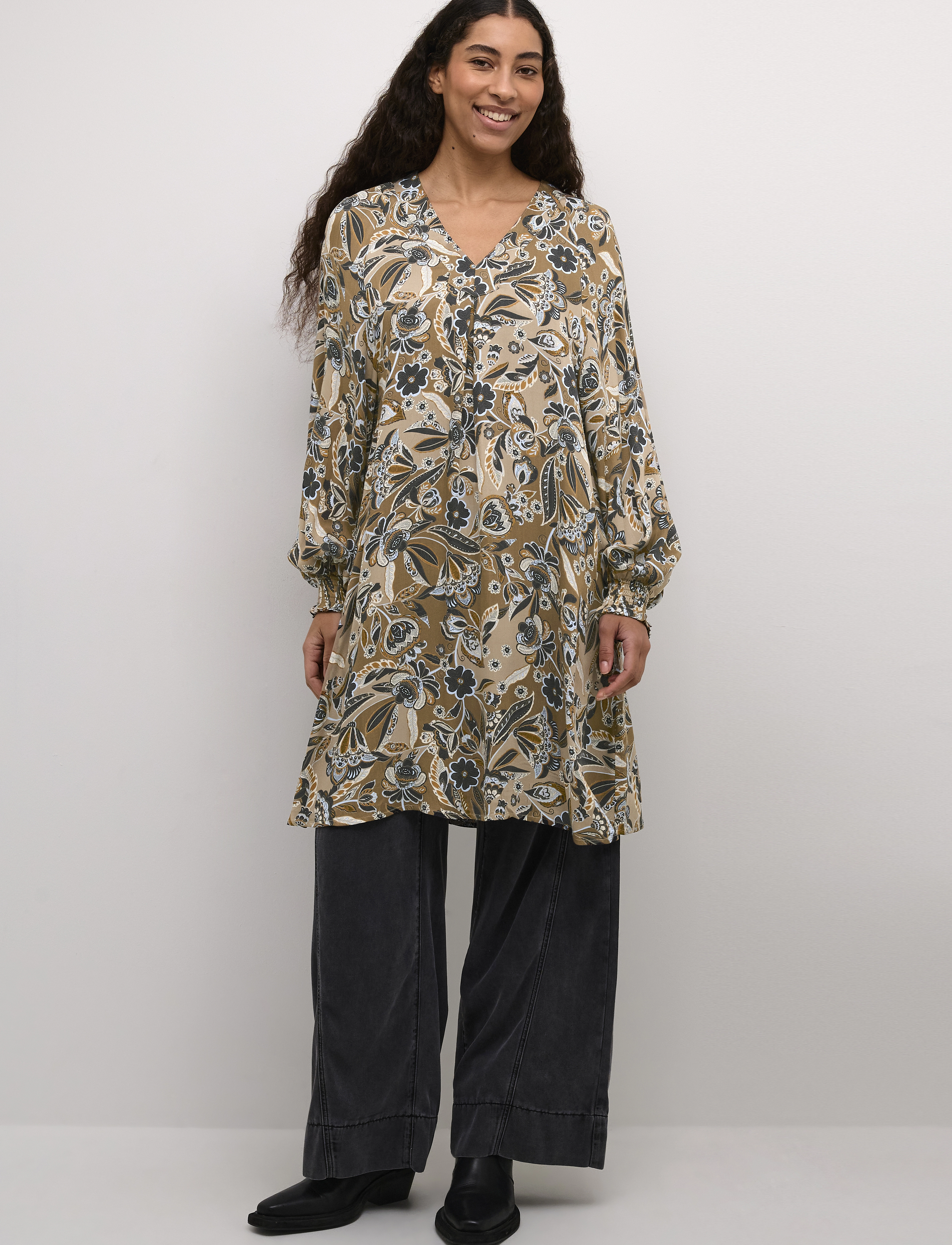 Culture - CUibi Dittemarie Short Dress - midikleider - sand flower - 3