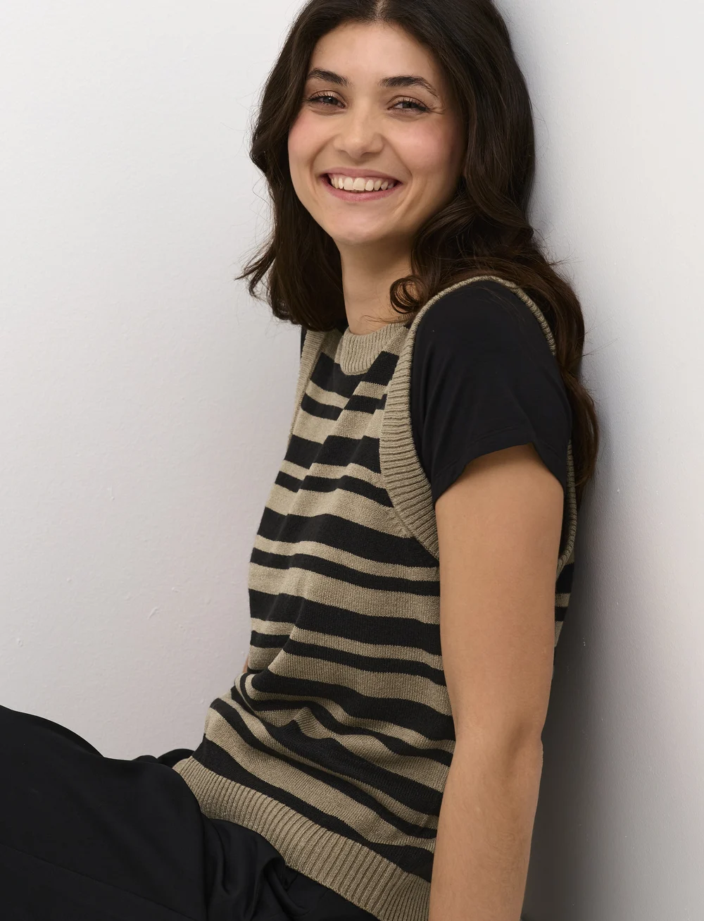 Culture - CUbay Vest - stickade västar - sand/black stripe - 5