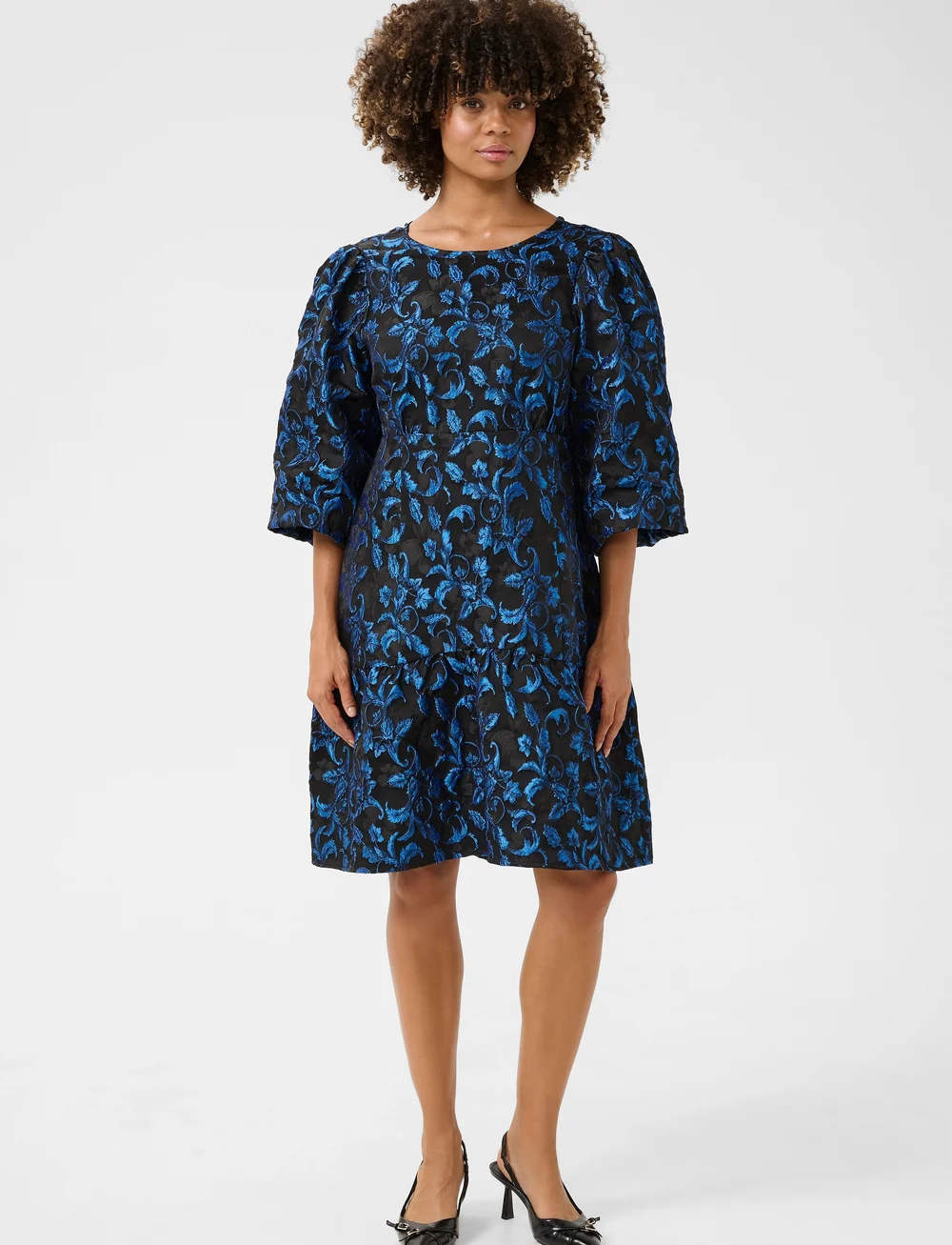 Culture - CUastro Dress - festkjoler - blue flower - 3