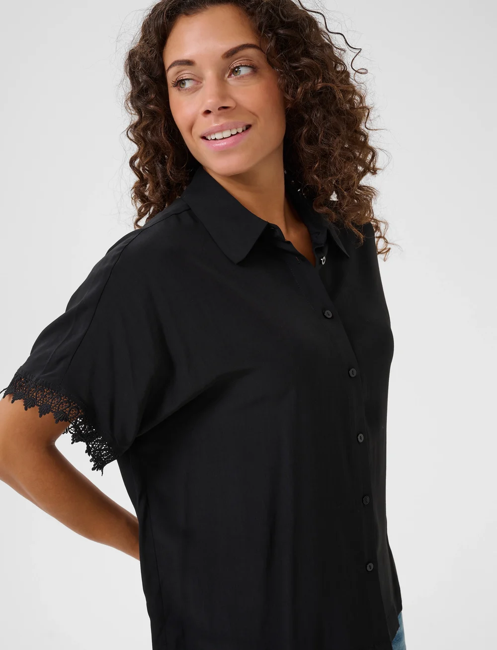 Culture - CUcian Asmine SS Shirt - kurzämlige blusen - black - 5