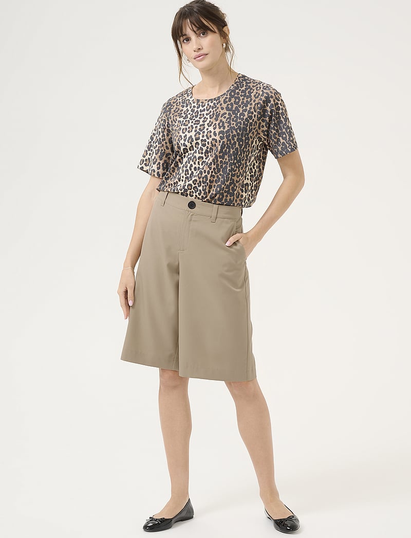 Culture - CUdaina Anie Shorts - bermuda püksid - dune - 3