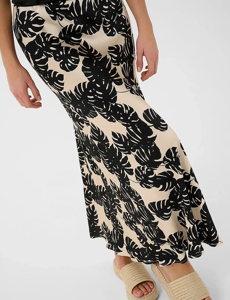 Culture - CUmiso Berna Skirt - röcke - black palm leaves - 5