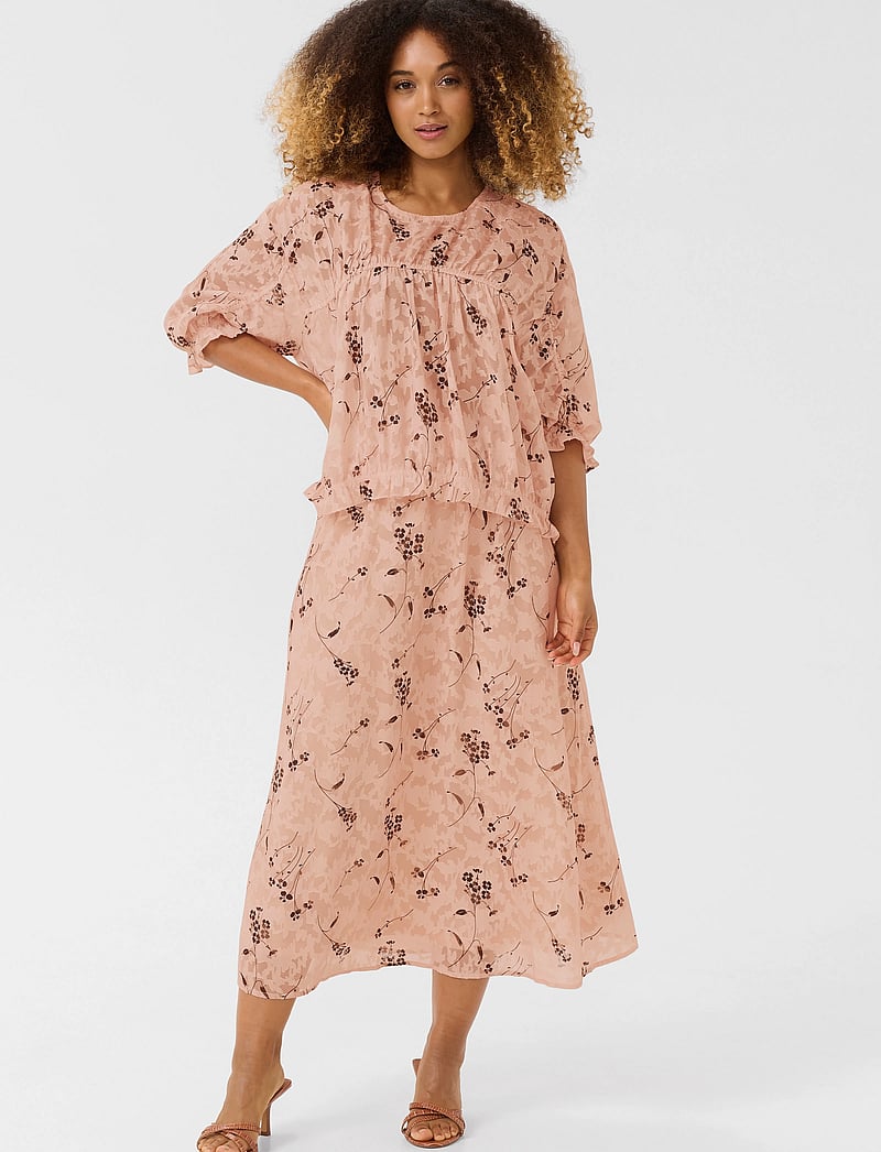 Culture - CUparis Blouse - kurzämlige blusen - pink/black flower - 3