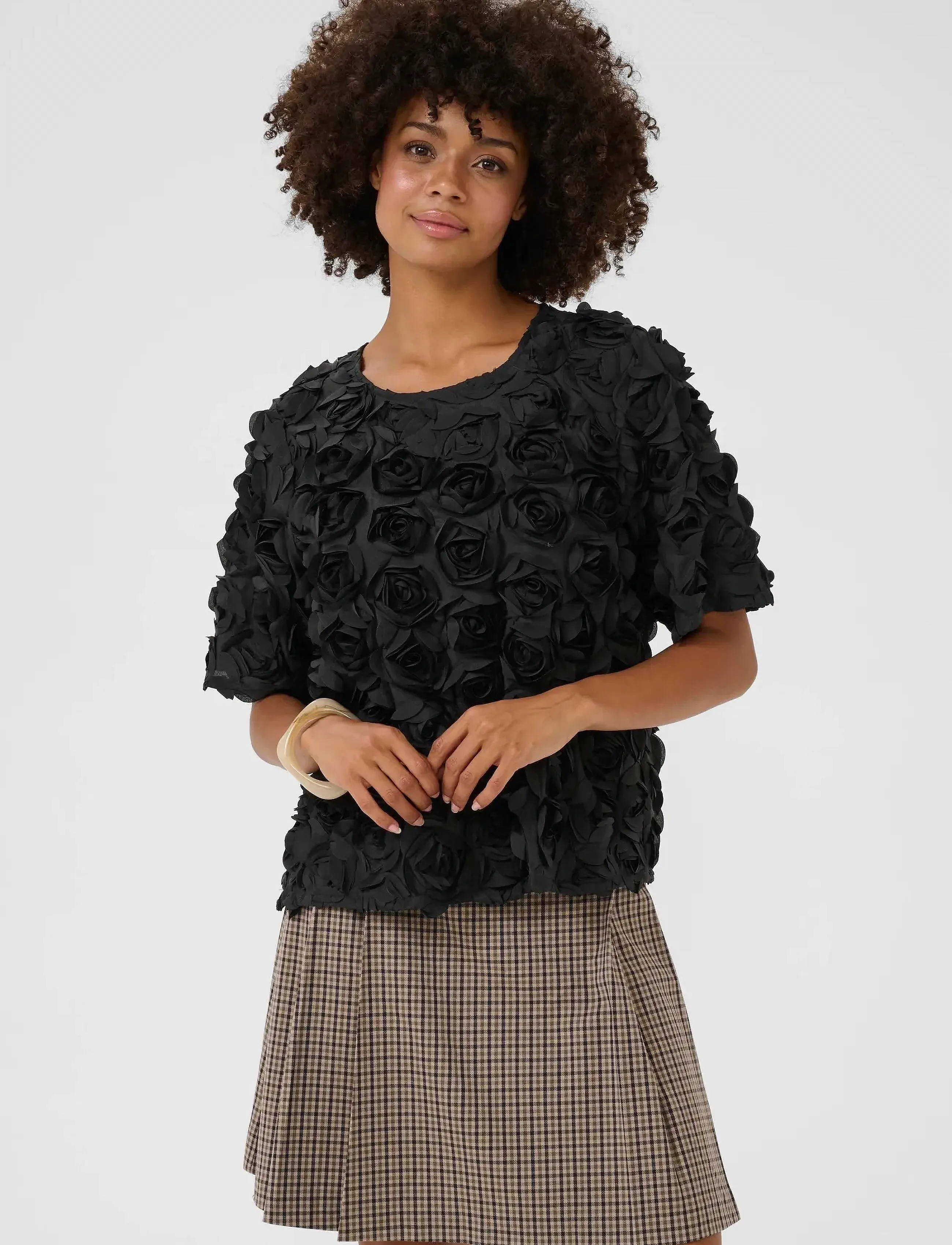 Culture Cucebrine Ss Blouse, Kvinder, Rose Applikeret Bluse, Sort, Str: XS