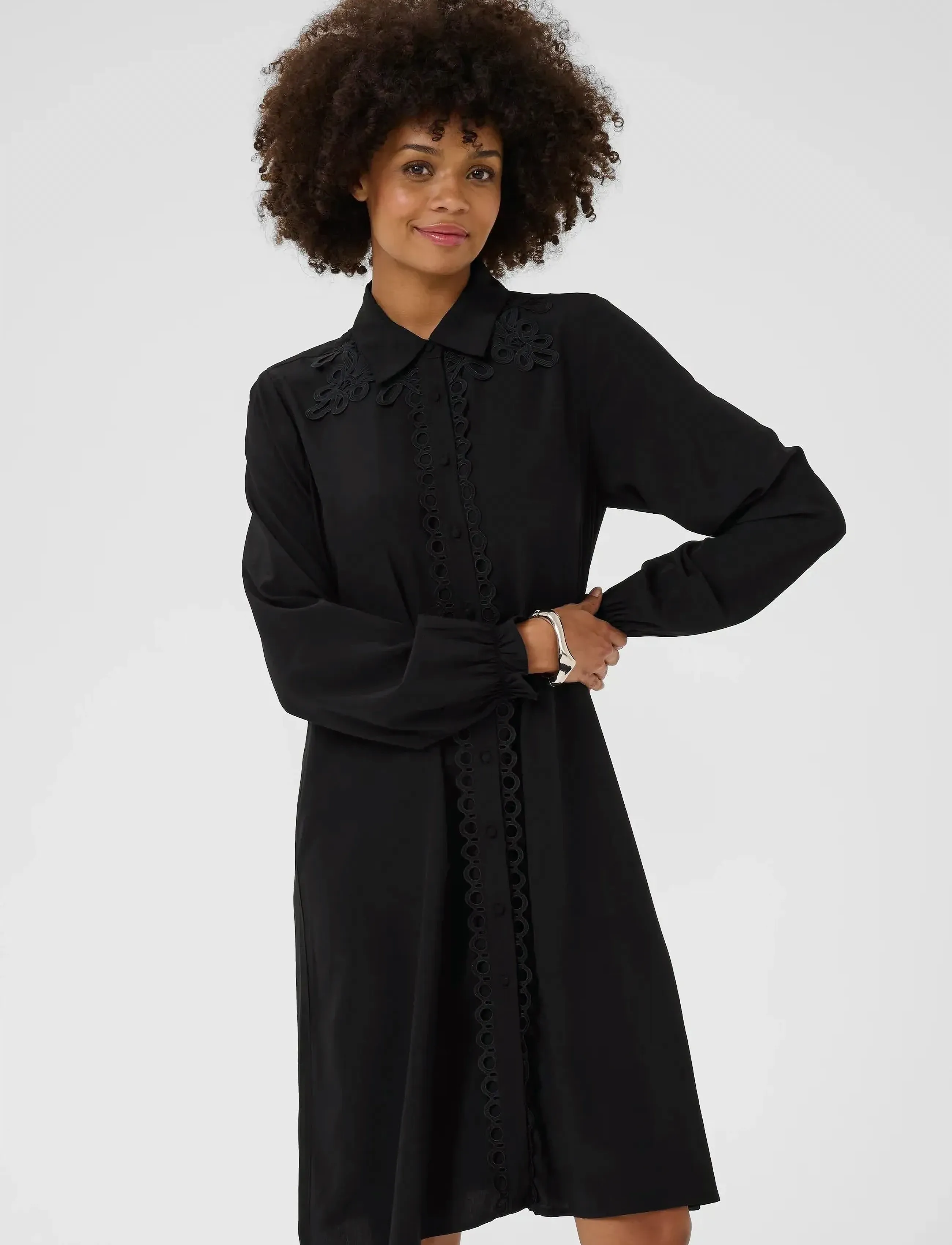 Culture Cuamanda Asmine Dress, Kvinder, Broderet Skjortekjole, Sort, Str: S