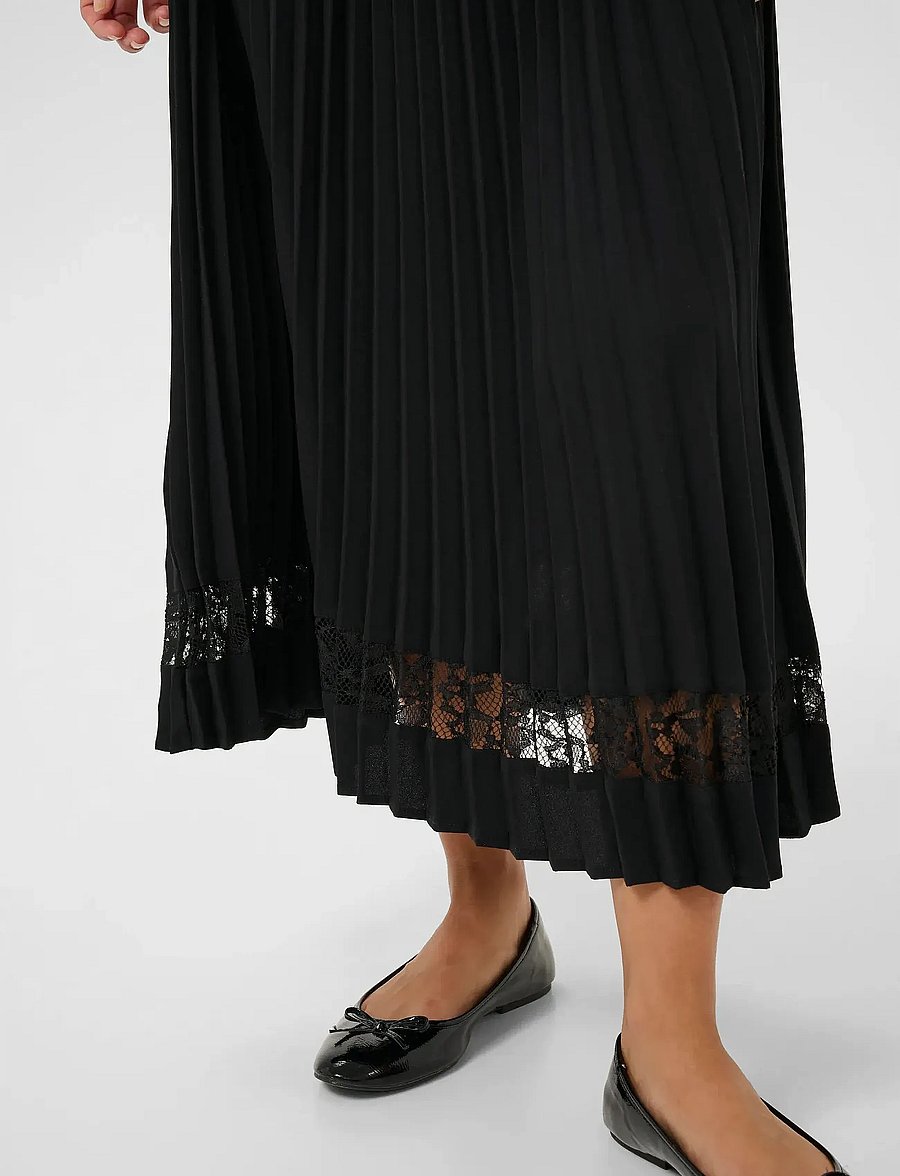 Culture - CUsiggy Betty Lace Skirt - plisowane spódnice - black - 5