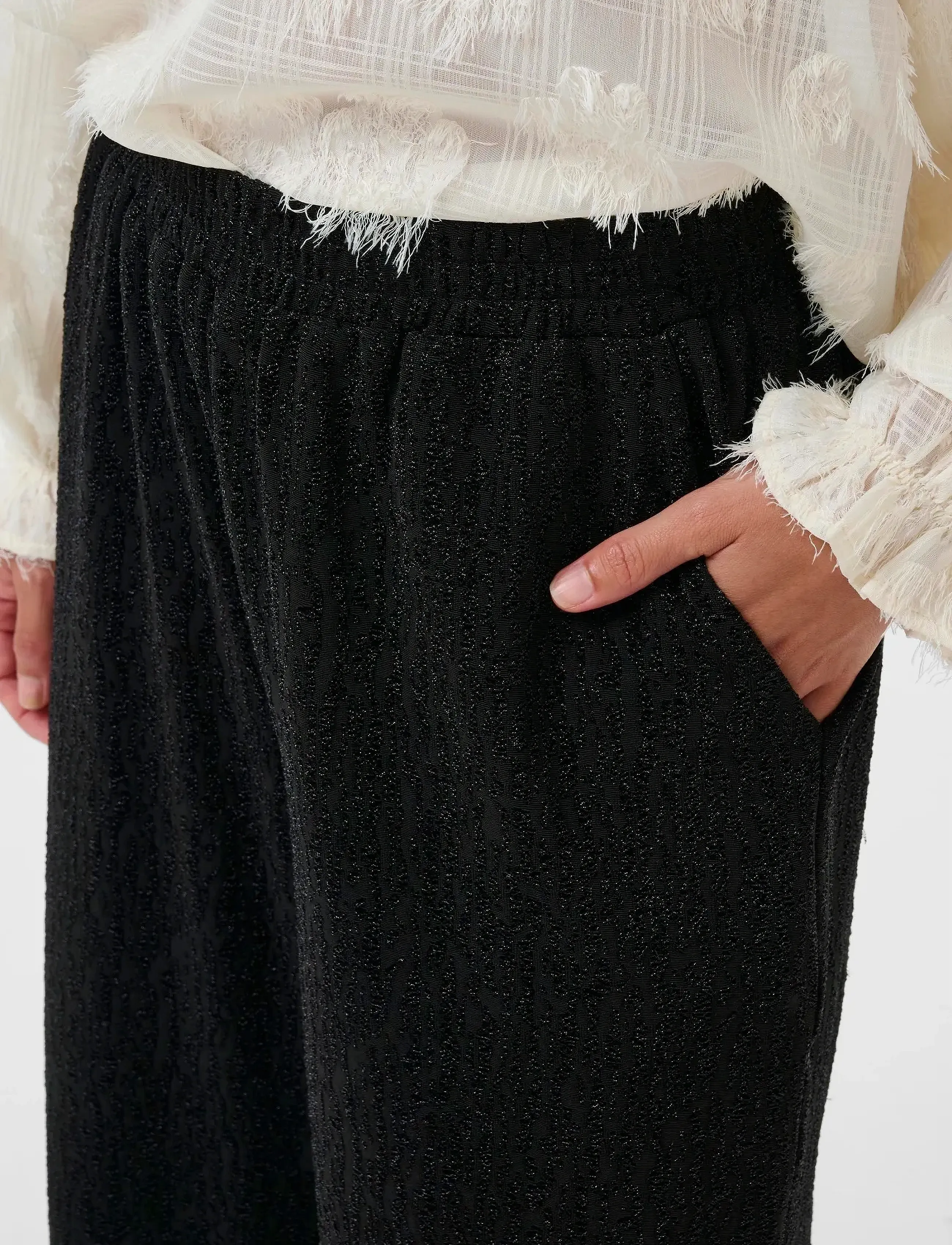 Cuakari Pants 4