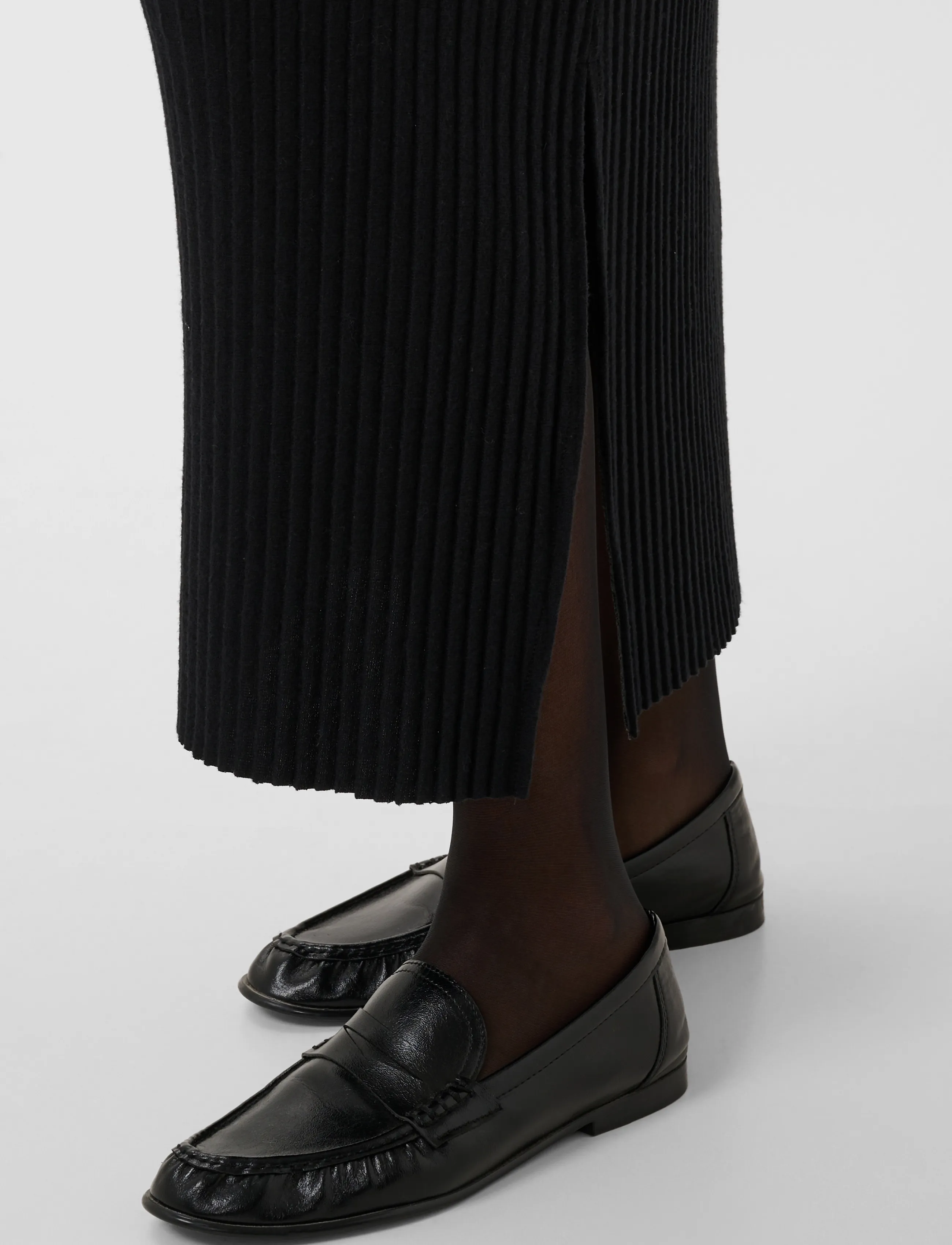 Culture - CUkoba Pleated Tube Skirt - maxi röcke - black - 5