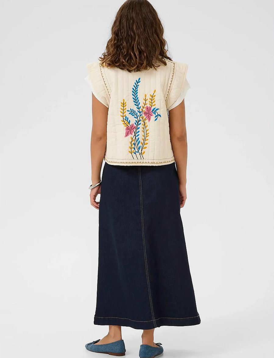 Culture - CUberglind Embroidery Waistcoat - vatterede veste - whitecap - 4