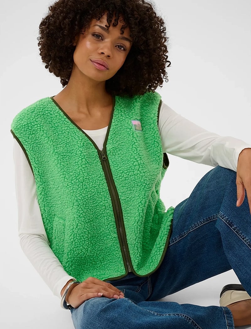 Culture - CUcatina Teddy Waistcoat - outdoor - irish green - 5