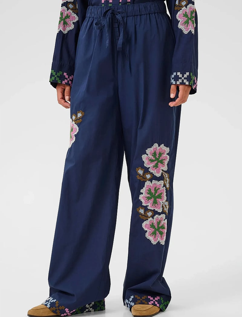 Culture - CUbreezy Pants - hosen mit weitem bein - dress blues - 0