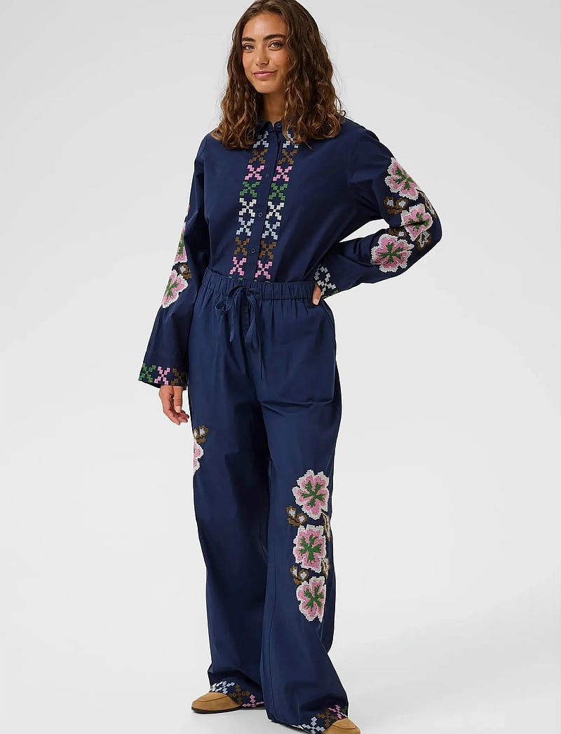 Culture - CUbreezy Pants - hosen mit weitem bein - dress blues - 3